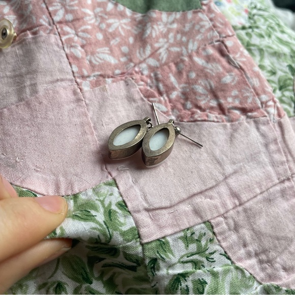 White Milk Stone Solid Leaf drop shape Post back Silver Earrings Boho Gypsy Chic - Picture 2 of 6